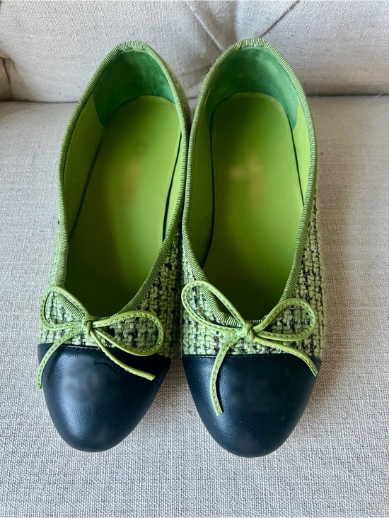 CHANEL Shoes - C-like Green Tweed and Black Cap-Toe Ballet Flats